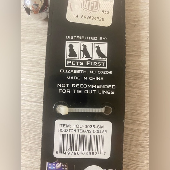 Pets First NFL Pet Collar Adjustable Size Small Houston Texans 3/8" W X 8-12" L - Picture 2 of 6
